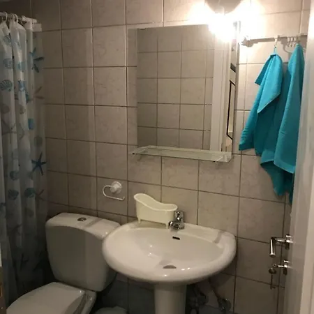 Dimitra's And Nasia's Séjour à la campagne *